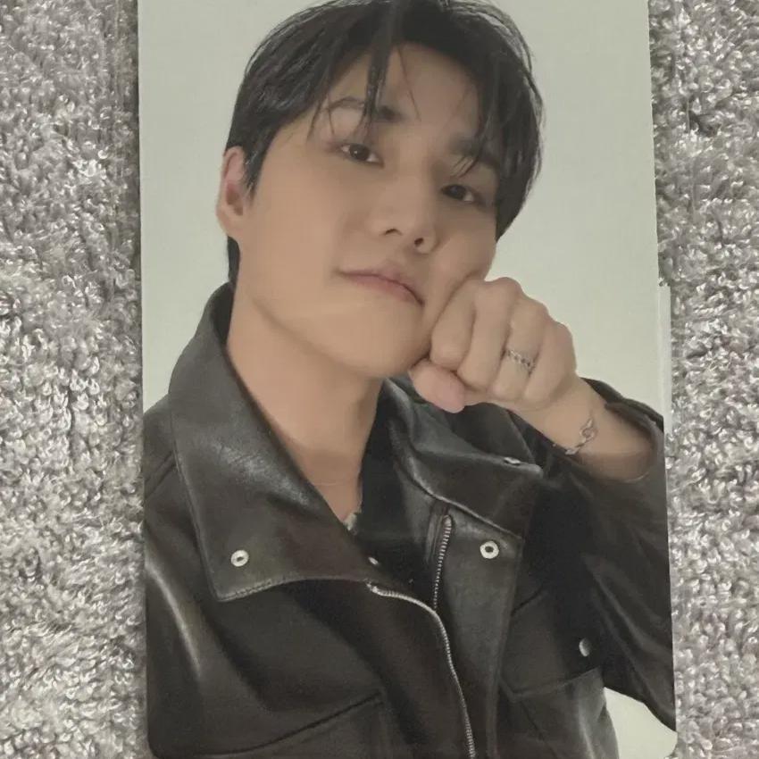DAY6 40,000 Won Young K Fist Photocard