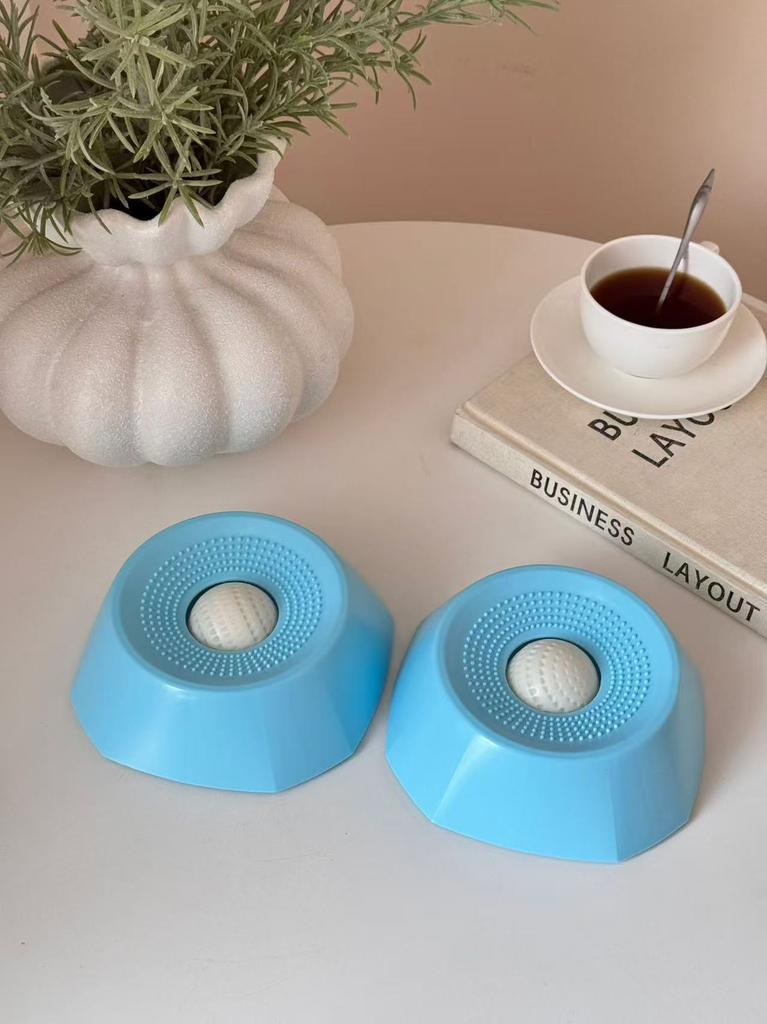 Slow feeding bowl for dog liquid food, spherical design to prevent suffocation and ensure healthy eating for pets