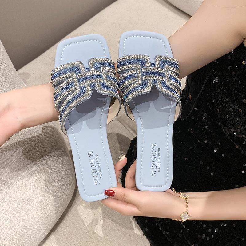 Cool Slippers Women's Summer Outer Wear Fashion 2025 New Temperament Versatile Rhinestone Flat Bottom Non-slip Beach Slippers