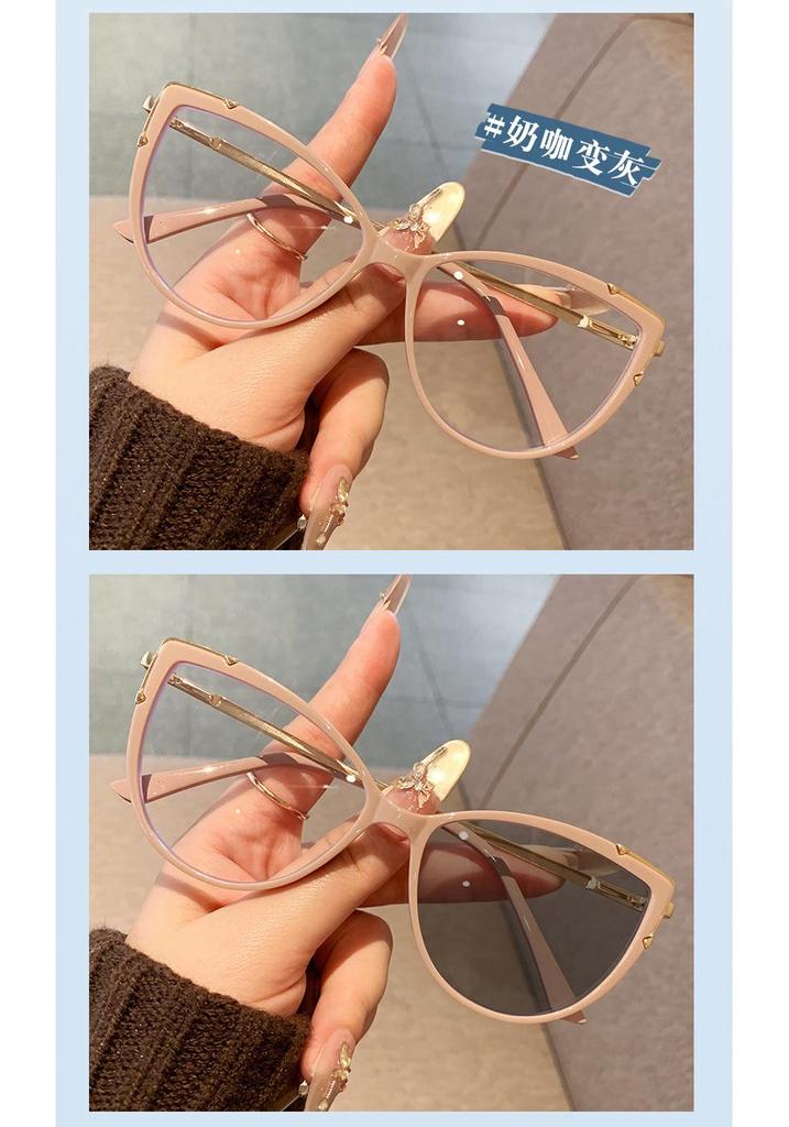 2025 Ultra-Light Cat-Eye Glasses: Natural Look, Versatile for Myopia, Women's Prescription & Non-Prescription Frames