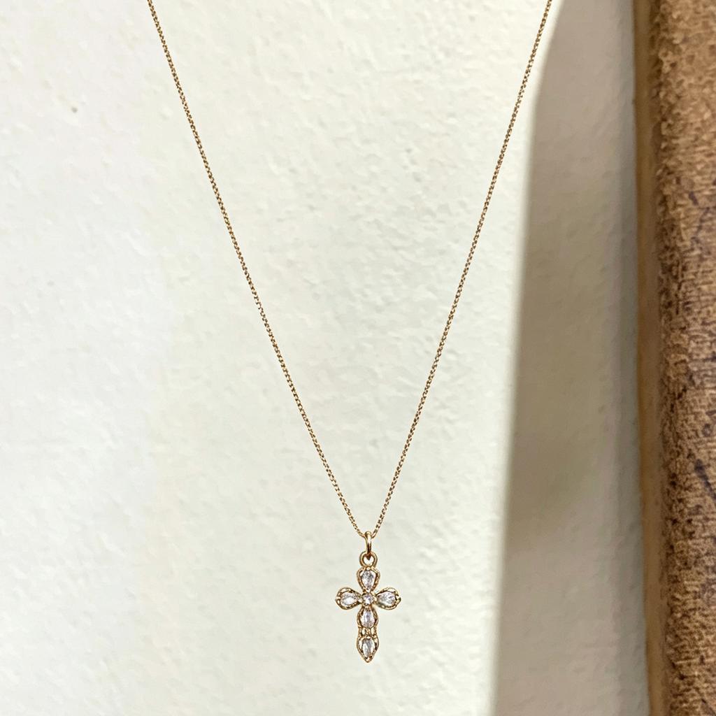Stylish and Simple Cross Pendant Necklace Female Personality Light Luxury Versatile High Sense Collarbone Chain