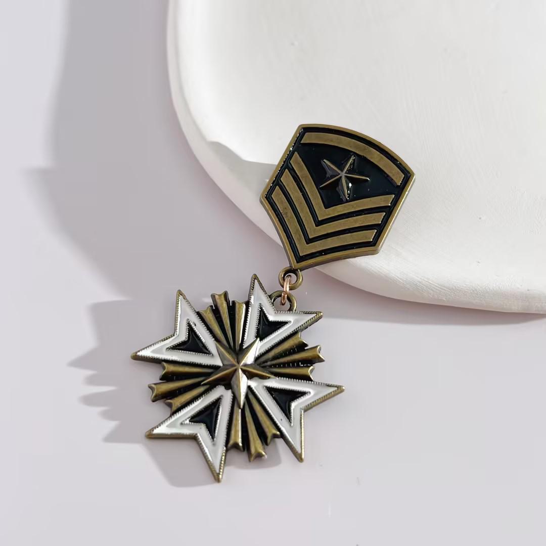 

Винтажная булавка-медаль военного болельщика с короной и звездой - одна штука R-35MM*69MM