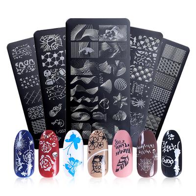 Nageldesign – Nagelschabloner och nagelstämplar