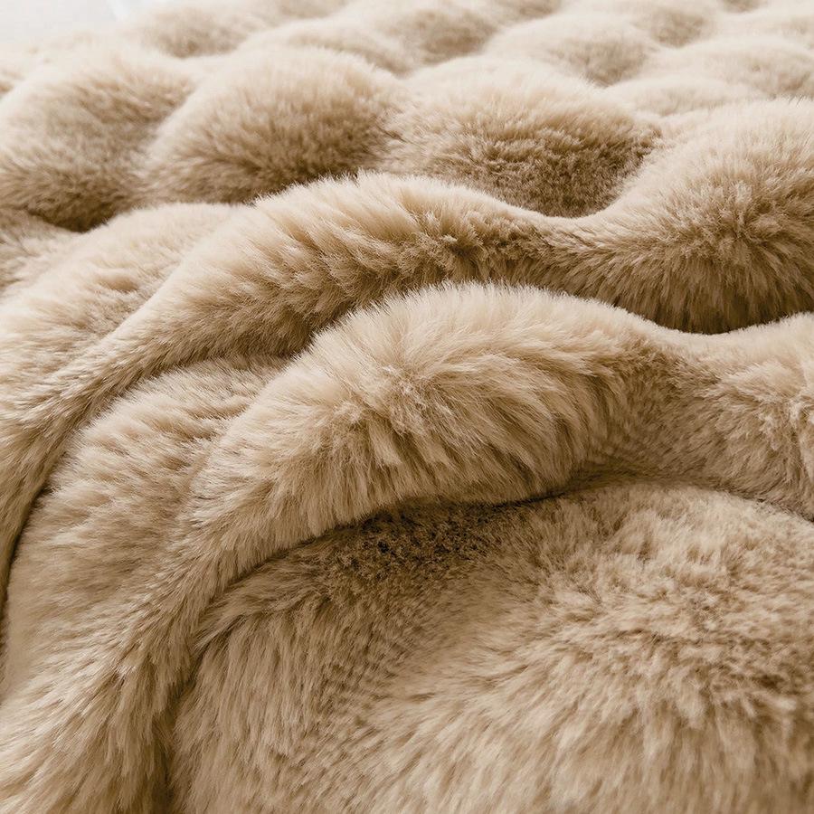Luxurious Double-Layer Rabbit Fur Blanket: Otter-Soft Plush, Versatile Sofa Throw