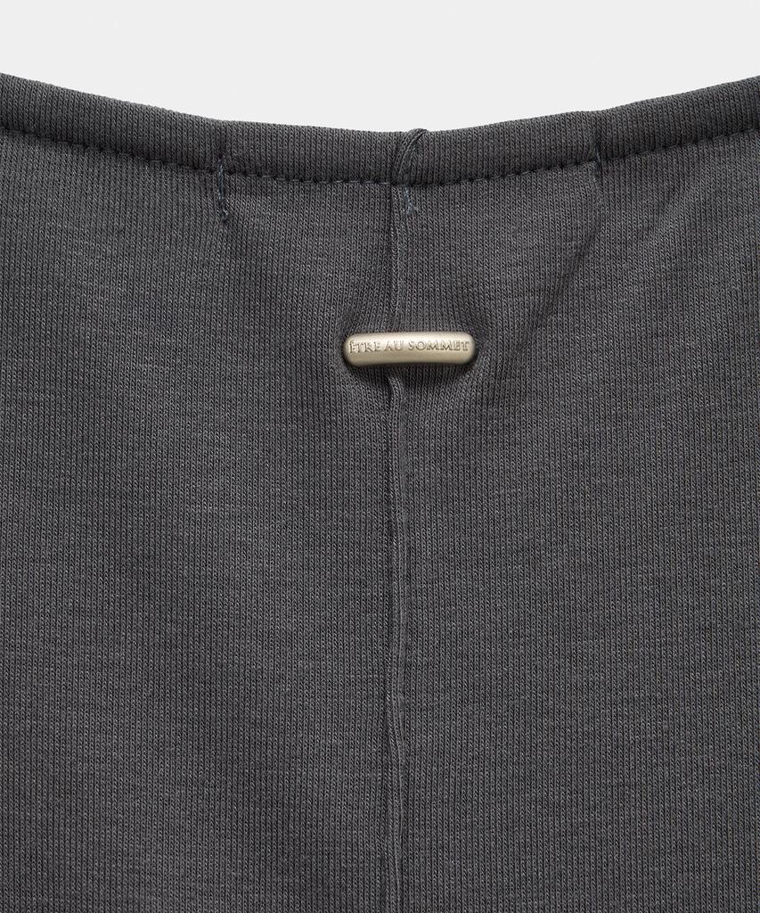 ETRE AU SOMMET Layered Buckle Line Top (Charcoal)