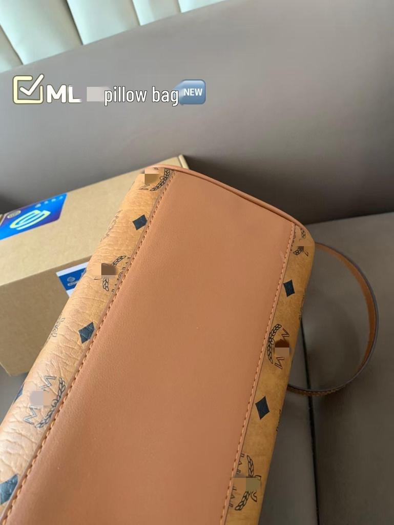 Bolsa Boston Feminina Marca M 2025 - Estampa de Flor Antiga com Fecho Dourado