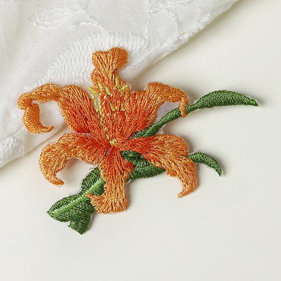 Toppa Ricamata Floreale Termoadesiva da Cucire Toppa Decorativa Applicazione Floreale Ricamata per Jeans Camicie Cappelli Borse Riparazione