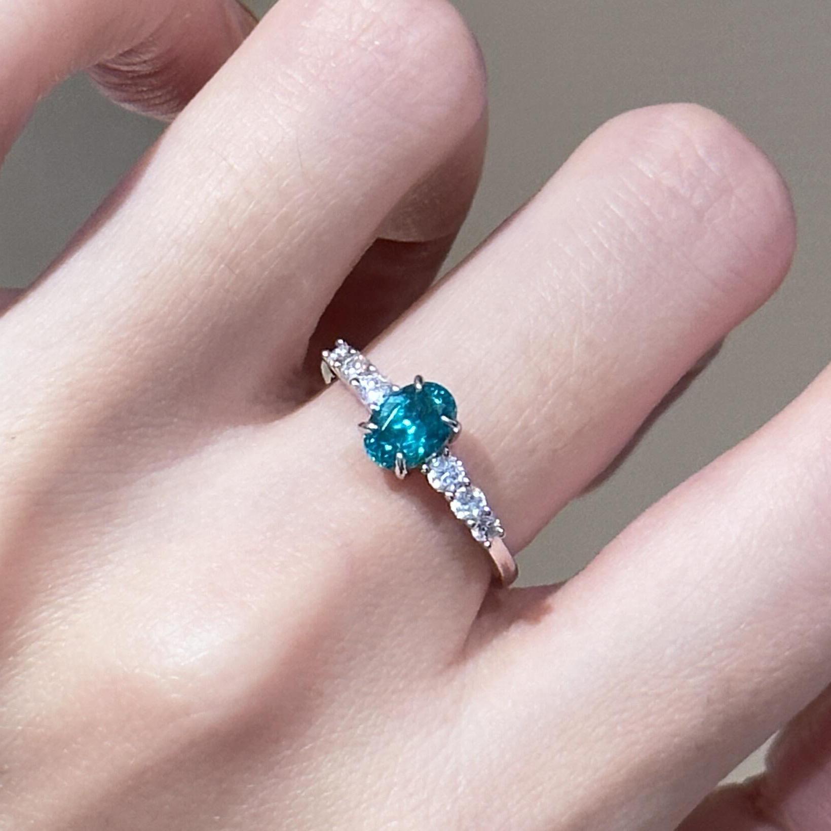 

Para Green Ice Flower Cut Ice Zircon Marriage Proposal Open Ring Female, Fashion Temperament Simple Wedding Ring Ring 2026 Resizable