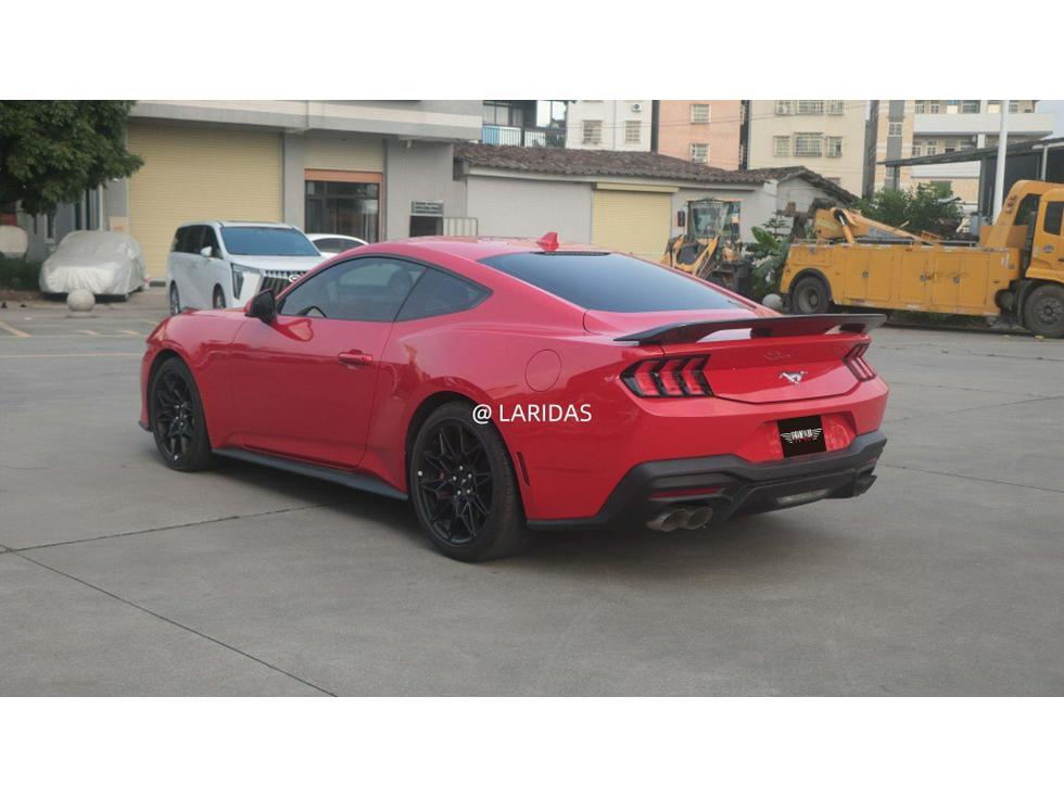 Carbon Fiber Rear Spoiler for 2024+ Ford Mustang Dark Horse S650