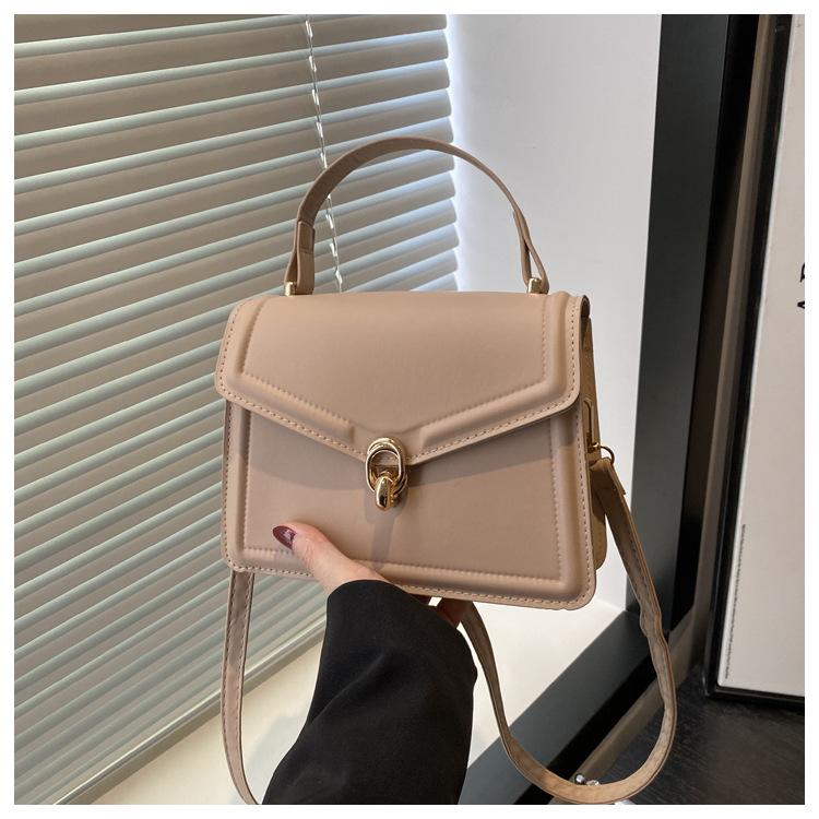 

Трендовый однотонный летний новый женский повседневный модный маленький мессенджер через плечо большой вместимости