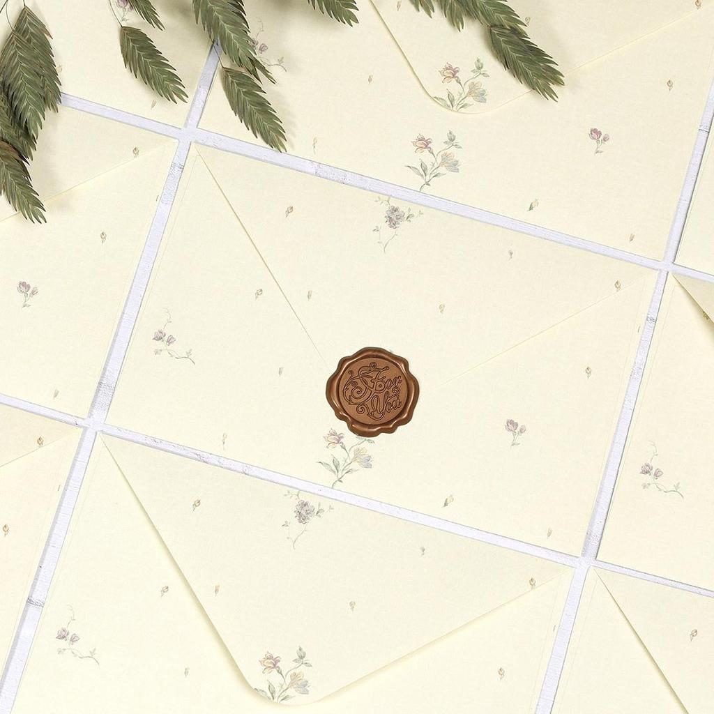 Floral Letter Paper & Envelope Set: Elegant Ancient Style for Love & Confession Letters, with Storage Bag