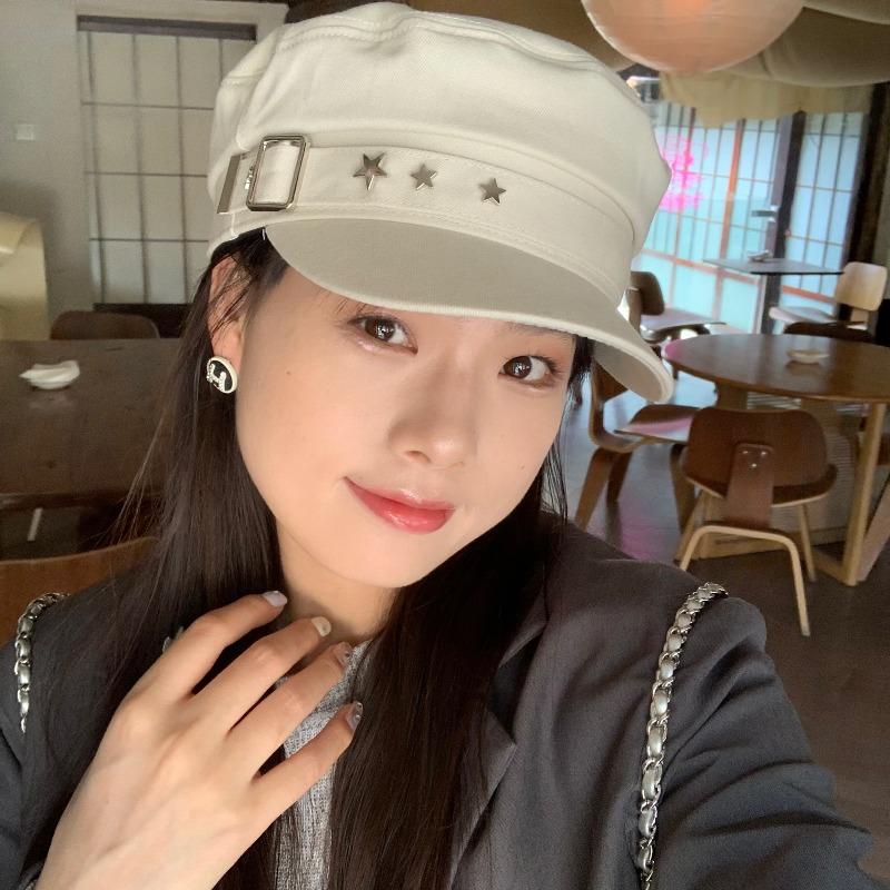 Black Star Duck Tongue Hat British Retro Baseball Hat Korean Edition Newspaper Boy Painter Hat Male Female Adjustable