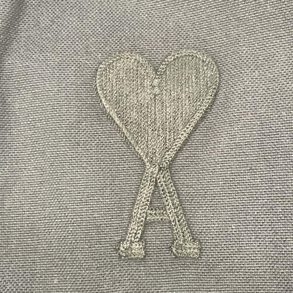 AMI PARIS USH124.418 Black Heart Logo Embroidered Long Sleeve Shirt tops 44 blackUsed