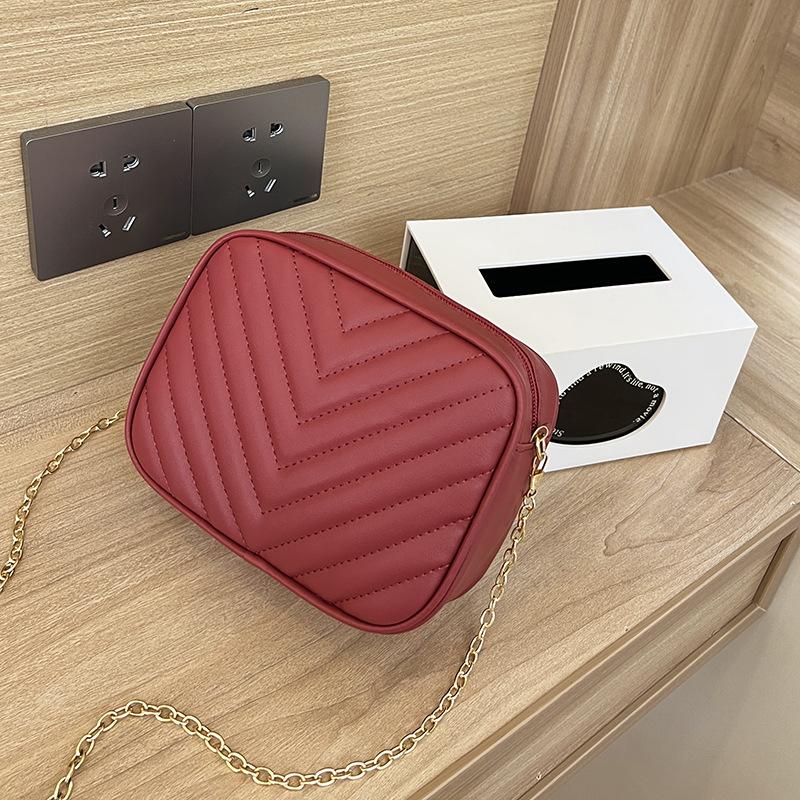 Rhombus Embroidery Thread Bag Women's New Retro Women's Bag Chain Messenger Bag Fashionable and Simple Small Square Bag
