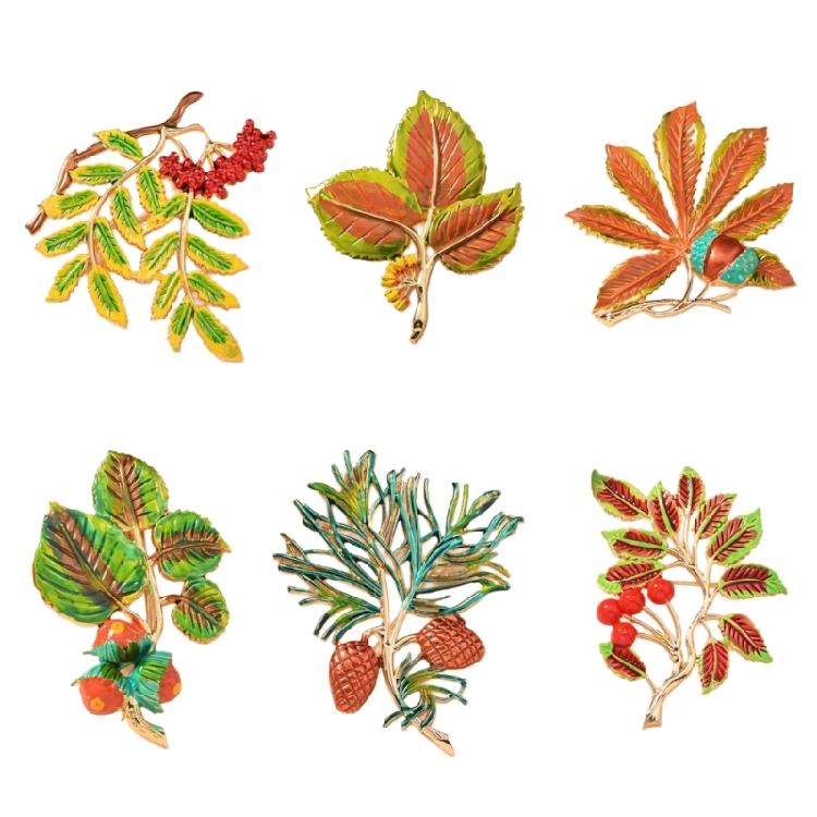Artistic Enamel Autumn Leaf Pin Jewelry Combining Vintage Aesthetics and Natural Accent for a Distinctive Look