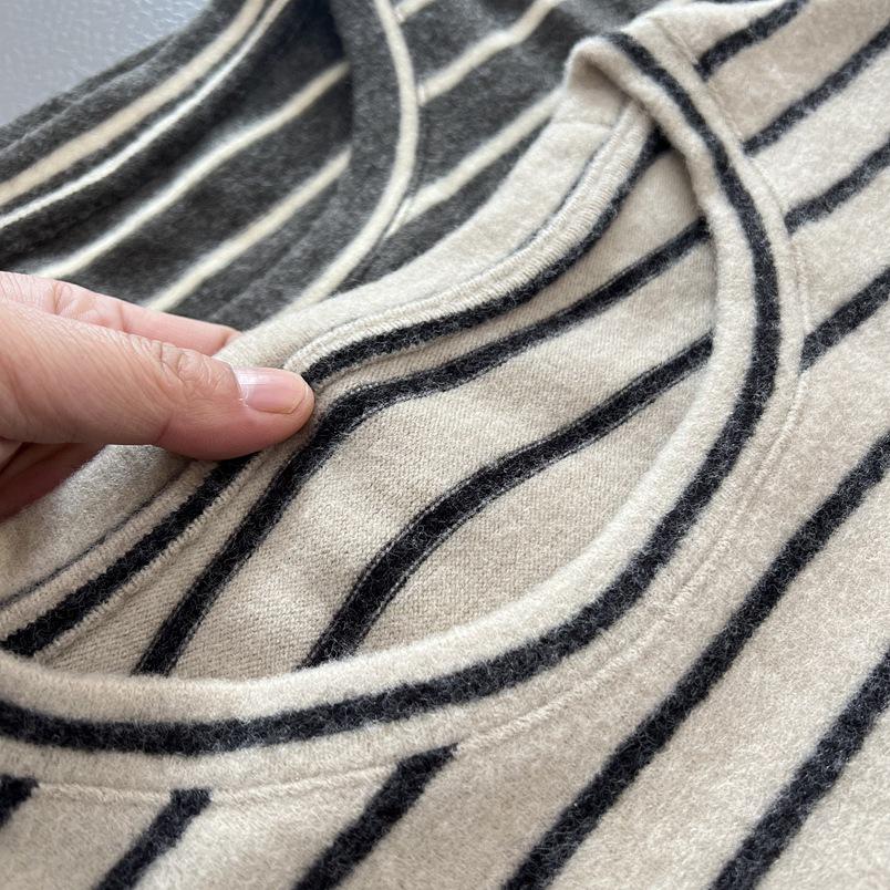 Women's Spring Arrival Velvet Short Sleeve Retro Stripe Loose T-Shirt - Round Neck Casual Versatile and Age-Reducing Top