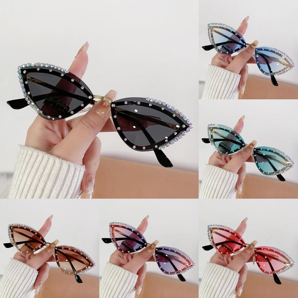Cat Eye Sunglasses With Gold Metal Frame Uv400 Protection For Trendy Summer Outings