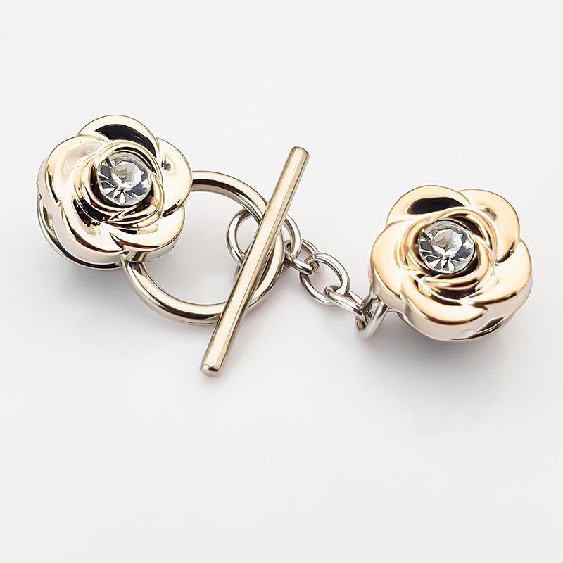 

Жемчужная брошь-цепочка для кардигана с декоративной пряжкой OT