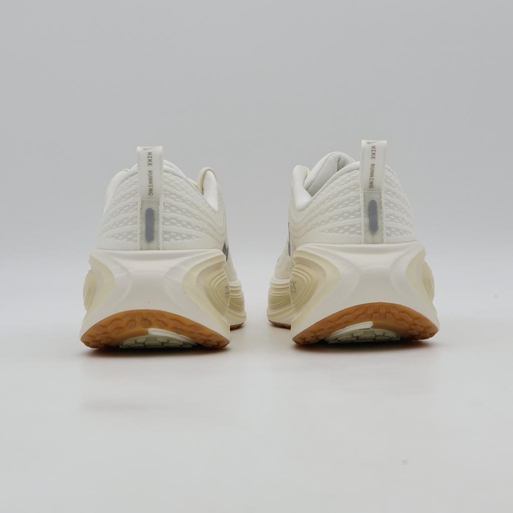 IM8336-100 Nike Vomero Plus Sail Coconut Milk Light Khaki Metallic Silver(Men's)