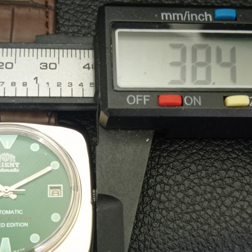 USED ORIENT AUTOMATIC 46941 JAPAN MENS VINTAGE GREEN COLOR DIAL WATCH a702215-5 R123-a702215