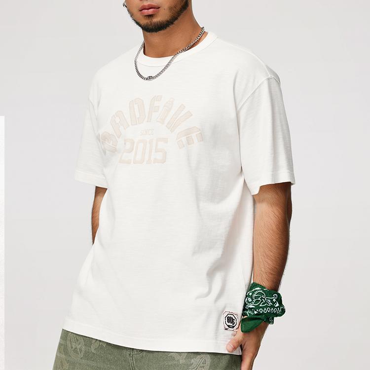 Li Ning Badfive Basketball Series Letter Number Crew Neck Comfortable Pullover Loose Short Sleeve T-Shirt Men Tops Off-White AHSU147-1