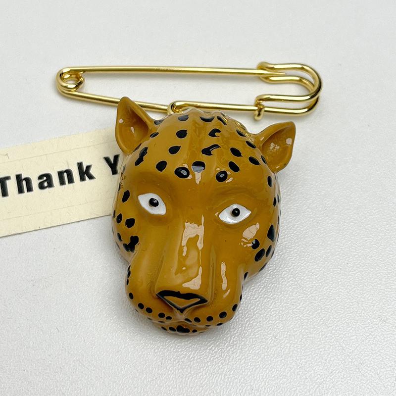 Elegant Enamel Leopard Head Brooch For Women Luxury Vintage Queen Style Pin Accessory Daily Party Accessory