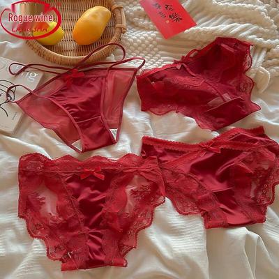 Moteriški seksualūs nėriniuoti kelių porų kelnaitės