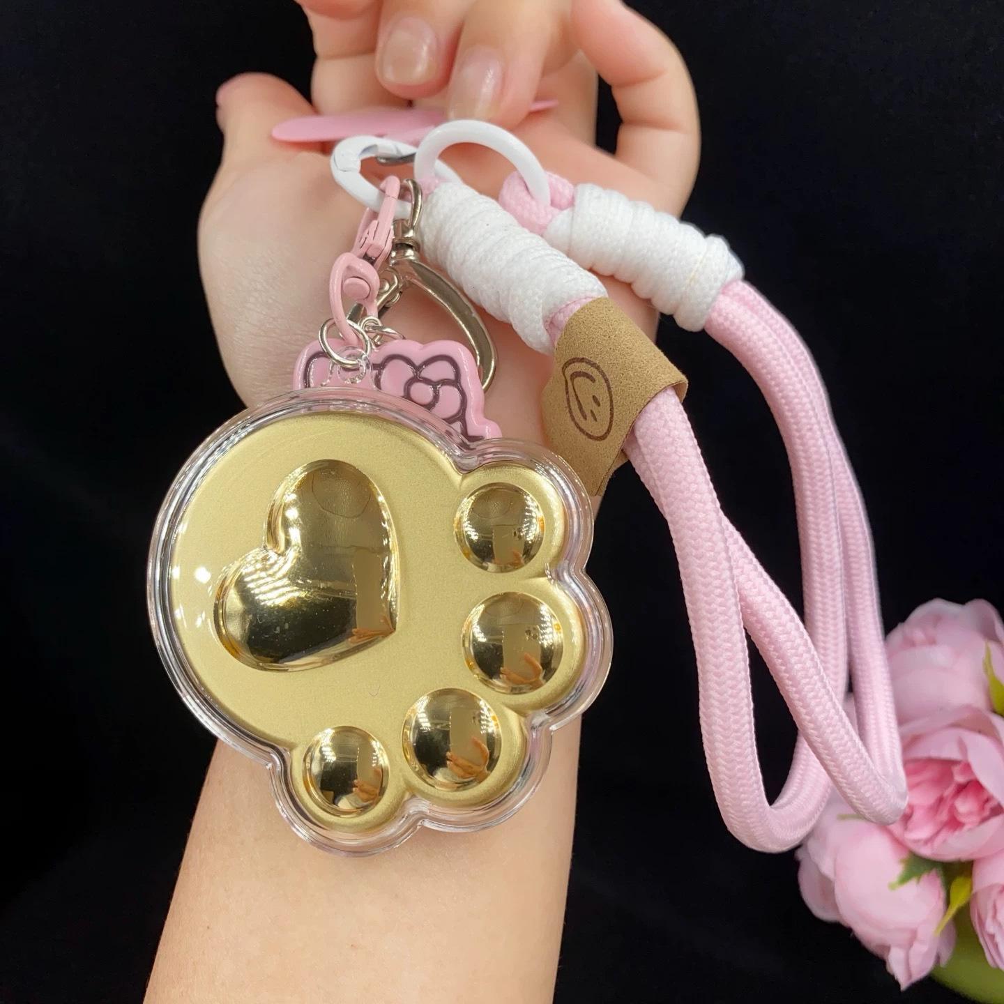 Hello Kitty Gold Cat Paw Keychain & Lanyard Set - Perfect Gift for Girlfriend