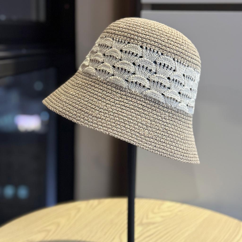 2026New Niche Minimalist Hand-woven Straw Hat with Contrasting Colors, Bucket-style Straw Fisherman Hat That Covers the Face and Makes the Face