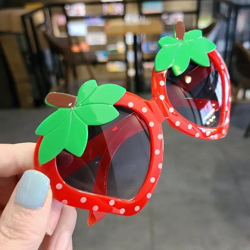 Kids Cartoon Sunglasses Strawberry Design Anti UV Sun Glasses Oversize Frame Baby Eyewear Fashion Accessories