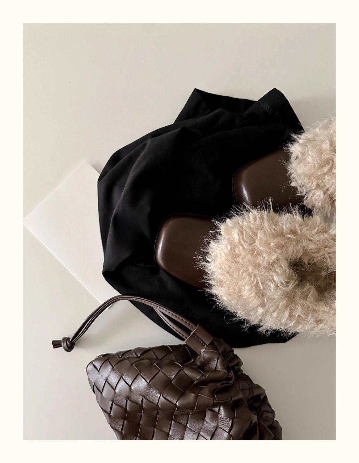 

Туфли Мюли Мао Мао с квадратным носком, на теплом толстом каблуке, новые осенне-зимние, французский средний каблук, бархатные одинарные туфли женские 40 коричневый