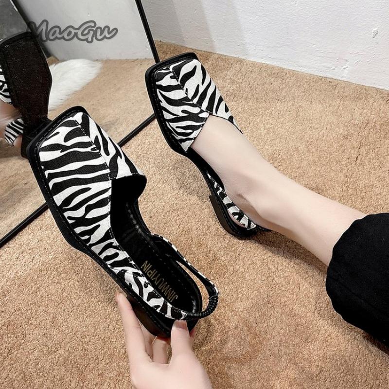fashion All-Match Closed Toe Sandals Fashion Womens Shoes 2024 Suit Female Beige Med Block Heels Shallow Mouth Luxury Black Summer Shoes