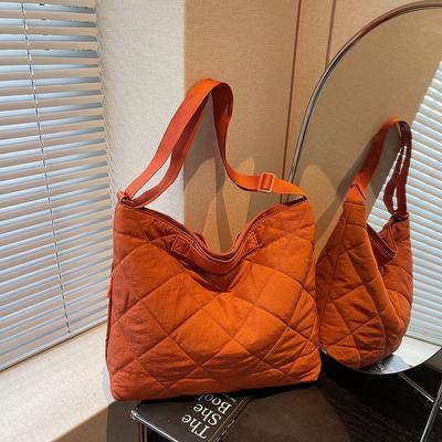 Diamond-shaped Bucket Bag, Large-capacity, Fashionable and High-end Single-shoulder Bag, Light Luxury Crossbody Bag