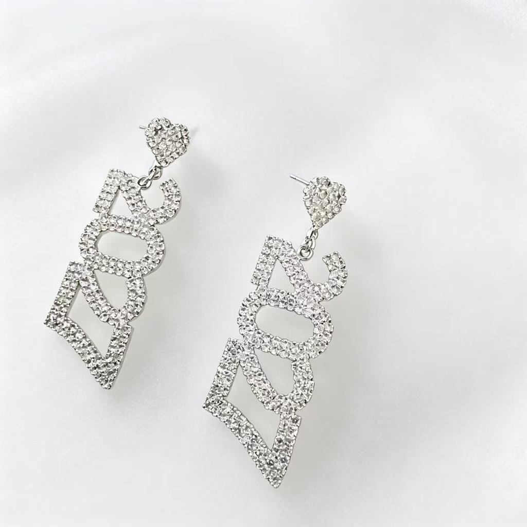 Sparkling 2027 Number Rhinestone Earrings for Women New Year Party Dangle Drop Earrings Fashion Jewelry Gift