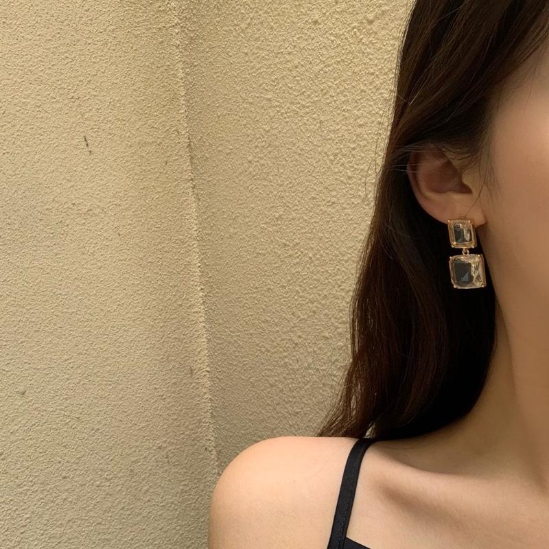 Pinkdudu Korean Version Clear Crystal Drop Stud Earrings Simple Alloy Geometric Square Earrings for Women Jewelry Gifts PD683