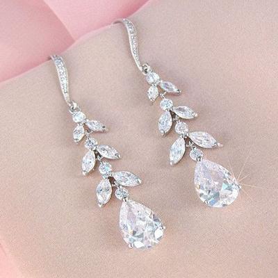Huitan Aesthetic Bridal Dangle Earrings for Wedding Luxury Crystal Cubic Zirconia Fashion Design Women’s Earrings Jewelry