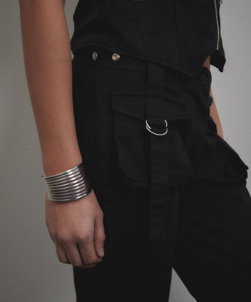 Bunteu Cargo Strap Pocket Pants (Black)