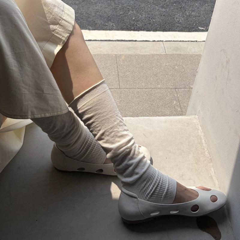 Cowhide version~ retro niche hollow round head shallow mouth flat bottom ballet shoes women's new versatile single shoes