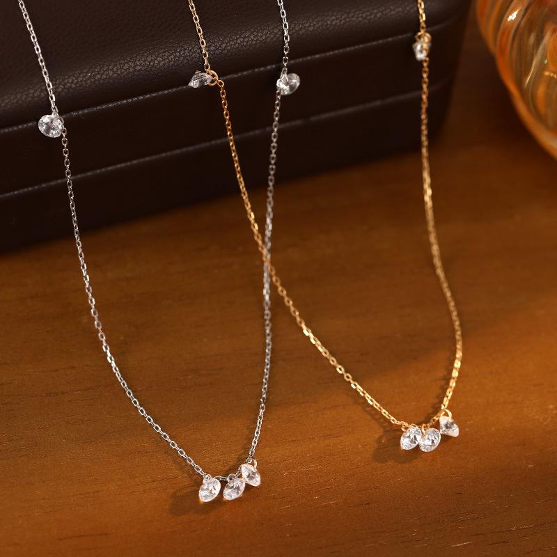 925 Sterling Silver Simple Shining Three Zircon Pendant Necklace for Women French Style Light Luxury Wedding Party Jewelry