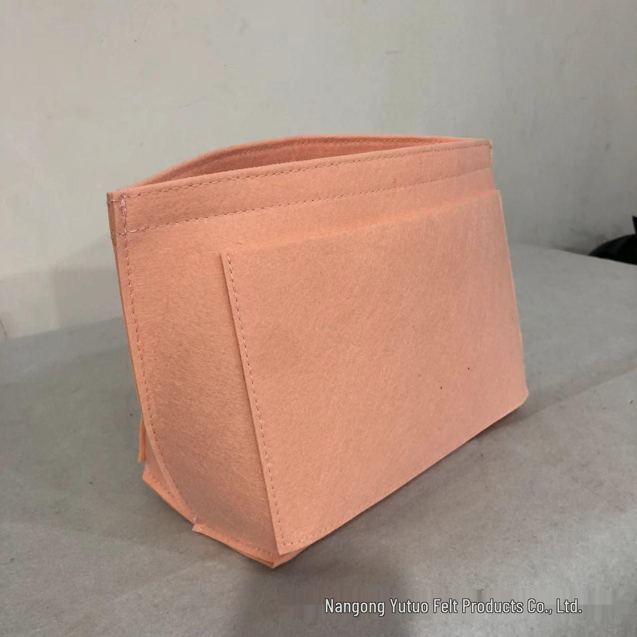 

Большая вместительная сумка для хранения косметики и туалетных принадлежностей из фетра на заказ Small 21x17x13 розовый