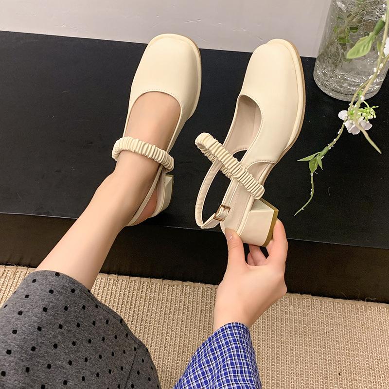 French square head thick heel sandals women's 2025 spring new European and American one-word buckle round head evening retro bag head shoes