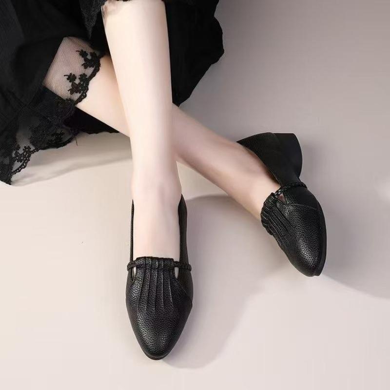 Spring and autumn new soft leather shallow mouth flat bottom Doudou shoes women versatile soft sole non-slip work single shoes women
