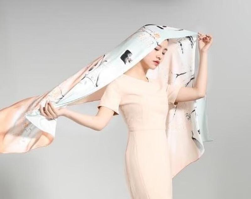 

SIYUTANG 16 Momme Silk Crepe Satin Cloud Shoulder Shawl