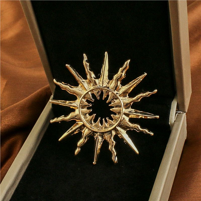 Creative Metal Hollow Sun Brooch Women s Fashion Coat Fashion Special-Interest Design Minimalist Style Clothing Accessories Gold