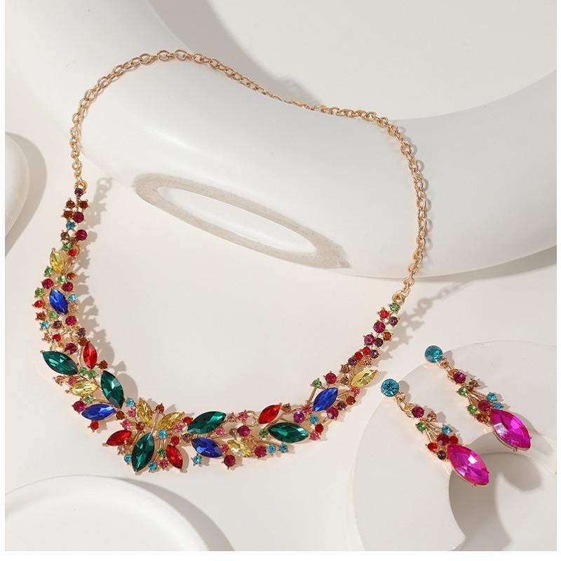 Hot Sale European and American Fashion Crystal Necklace Earrings Jewelry Set Bridal Wedding Dress Fashion Versatile Jewelry