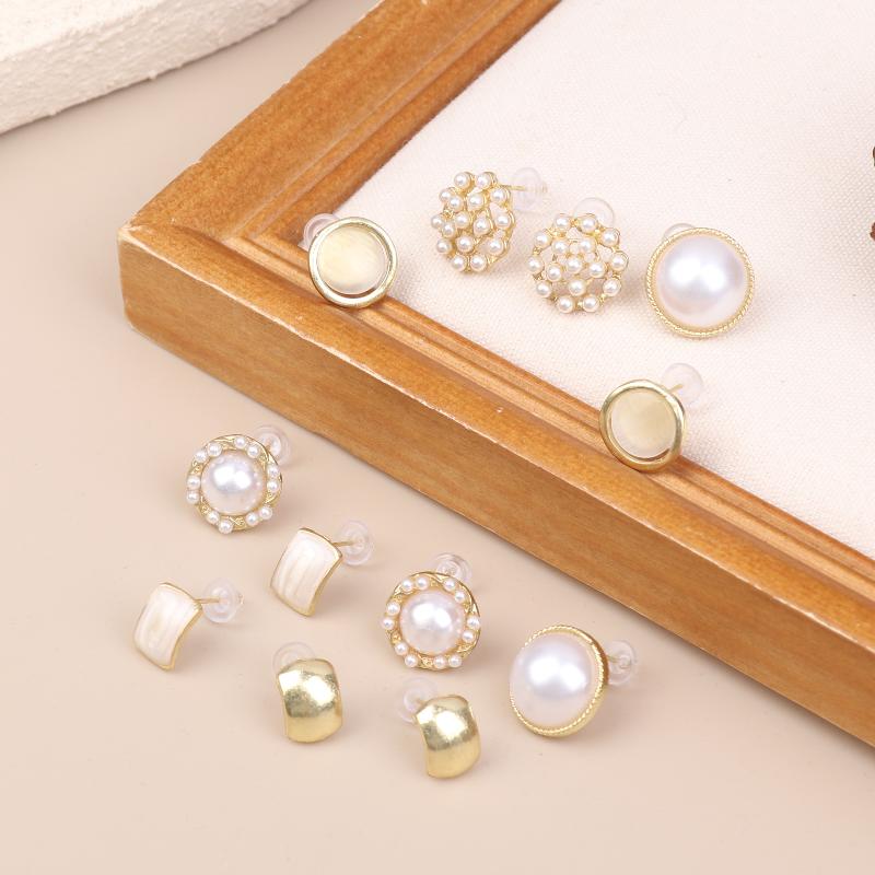 6Pairs Elegant Geometry Trim Edge Pearl Stud Earrings Gold Color Imitation Style for Wedding Ceremony