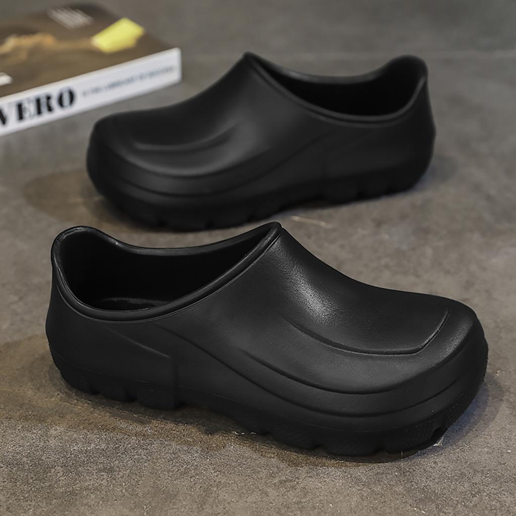 Fashion Summer Men Sandals Oilproof Waterproof Chef Shoes Doctor Nurse Shoes Lightweight Garden Sandals Casual Slippers Beach Aqua Shoes