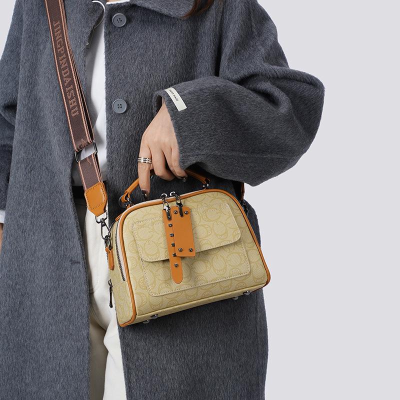 European American Retro Niche Women's Crossbody Handbag - Large Capacity, Printed Square Design