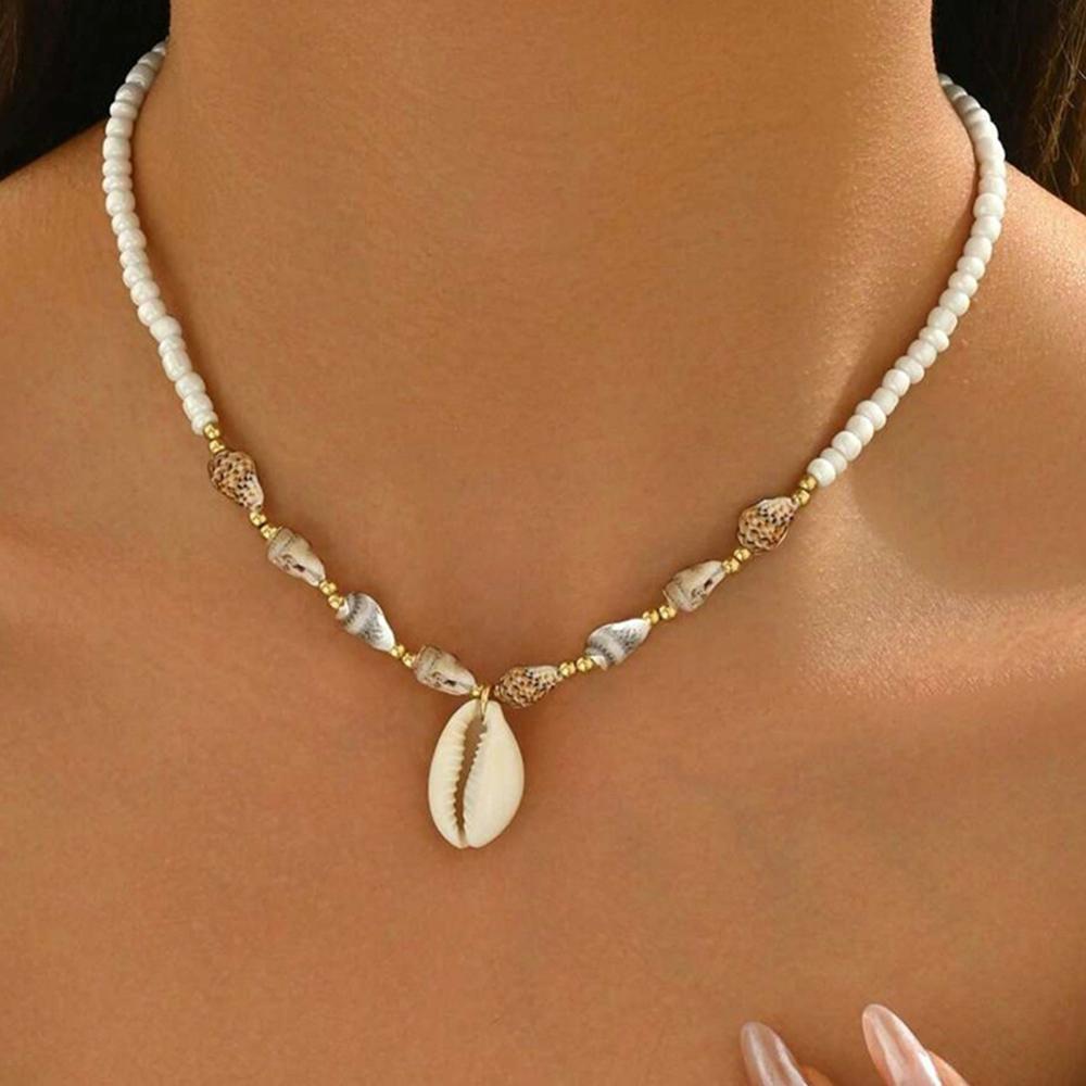 Natural Seashell Necklace Ocean Style Beaded Choker Holiday Conch Pendant Necklace  for Women