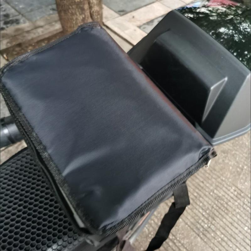 Thick Waterproof Insulated Delivery Bag For Shippers 22L 32L Shoulder Strap Included Large Capacity